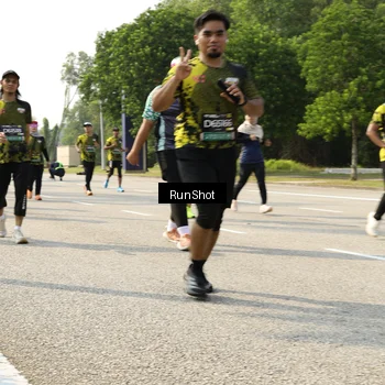 Runner Photo 6989781