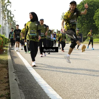 Runner Photo 6989816