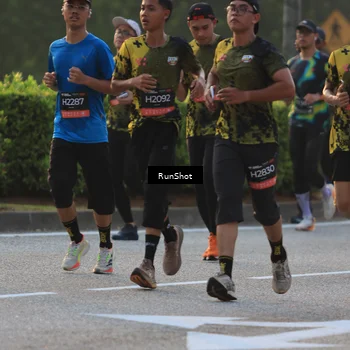 Runner Photo 6991478