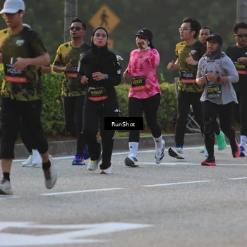 Runner Photo 6991533