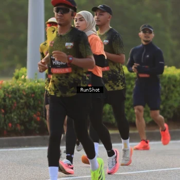 Runner Photo 6991613