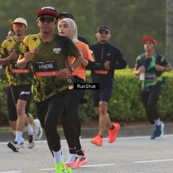 Runner Photo 6991621
