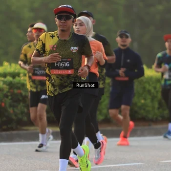 Runner Photo 6991623