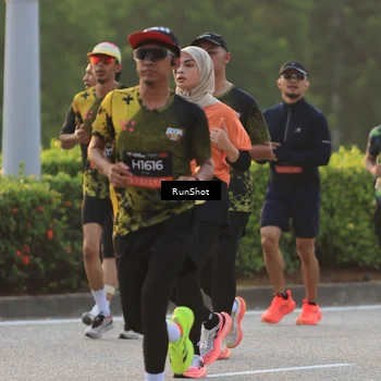 Runner Photo 6991629