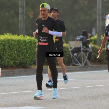 Runner Photo 6991647