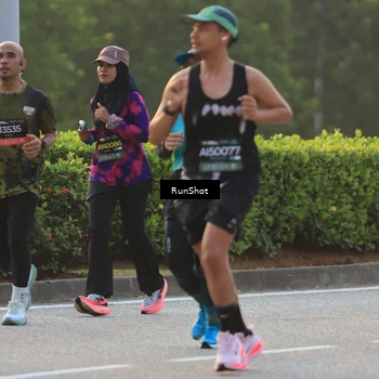 Runner Photo 6991695