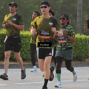 Runner Photo 6991750