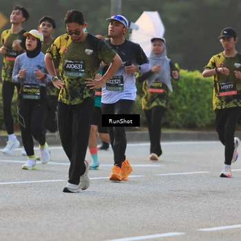 Runner Photo 6991793