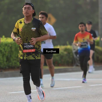 Runner Photo 6991861