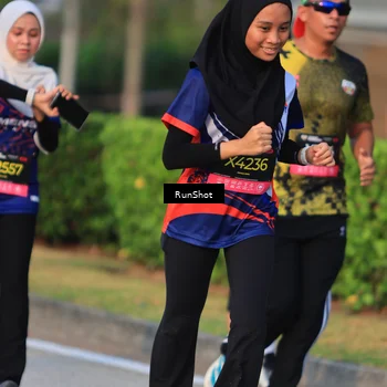 Runner Photo 6992002