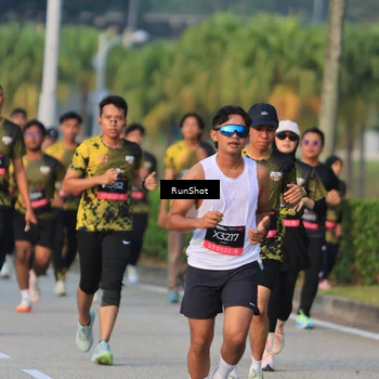 Runner Photo 6992024
