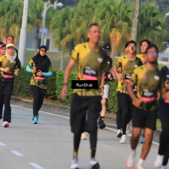 Runner Photo 6992062