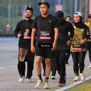 Runner Photo 6992068