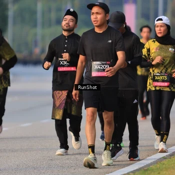 Runner Photo 6992072