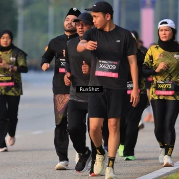 Runner Photo 6992074
