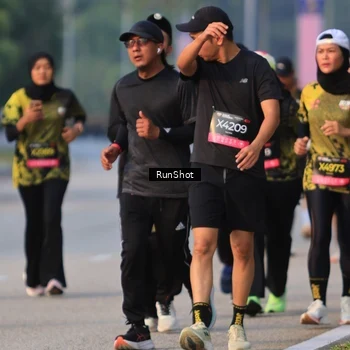 Runner Photo 6992076