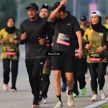 Runner Photo 6992079