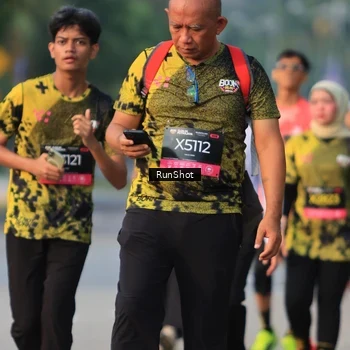 Runner Photo 6992371