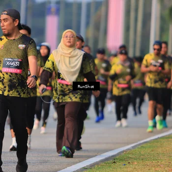 Runner Photo 6992481
