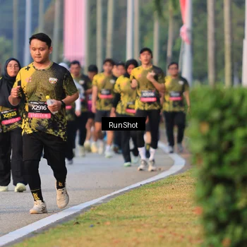 Runner Photo 6992750