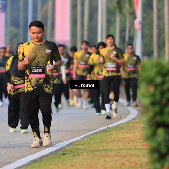 Runner Photo 6992754