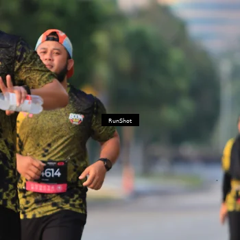 Runner Photo 6992801