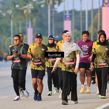 Runner Photo 6992860