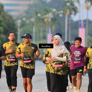 Runner Photo 6992874