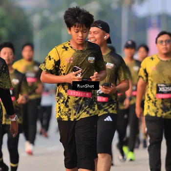 Runner Photo 6992890
