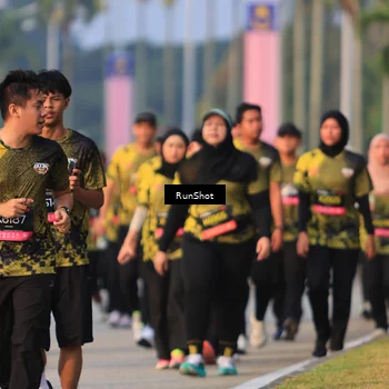 Runner Photo 6993002