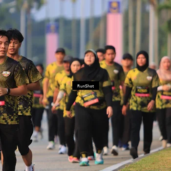 Runner Photo 6993003