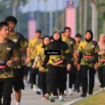 Runner Photo 6993004