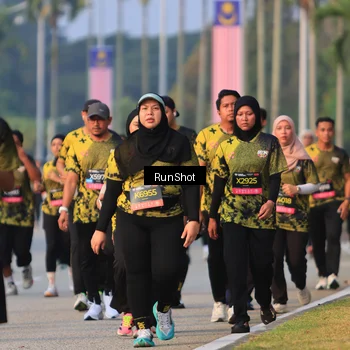 Runner Photo 6993012