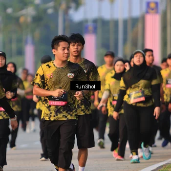 Runner Photo 6993017