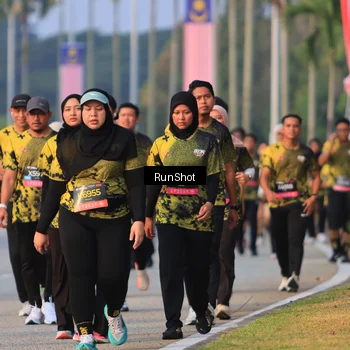 Runner Photo 6993019