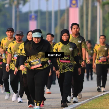Runner Photo 6993023