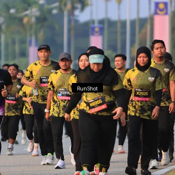 Runner Photo 6993025