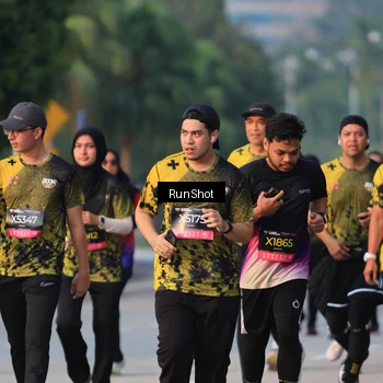 Runner Photo 6993036