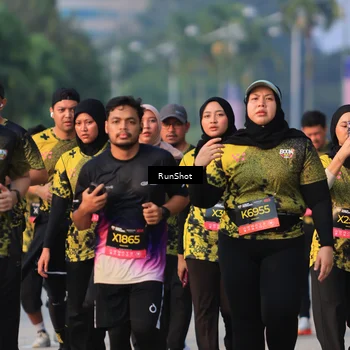 Runner Photo 6993048