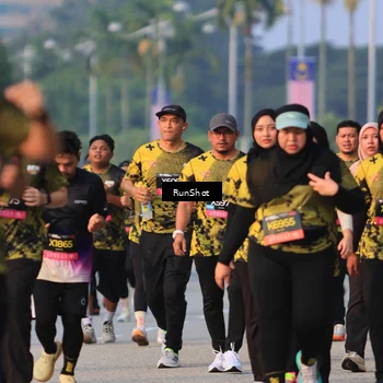 Runner Photo 6993059