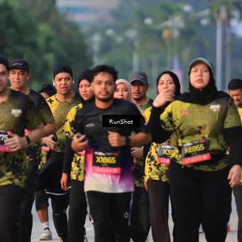 Runner Photo 6993065