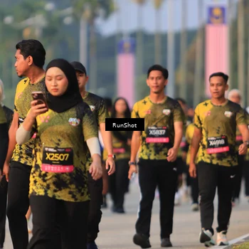Runner Photo 6993066