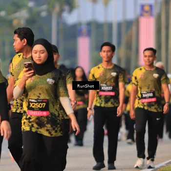 Runner Photo 6993067