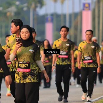 Runner Photo 6993075