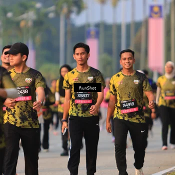 Runner Photo 6993087