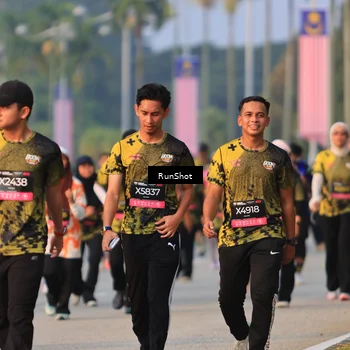 Runner Photo 6993089