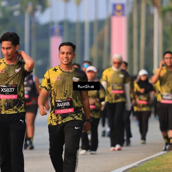 Runner Photo 6993100