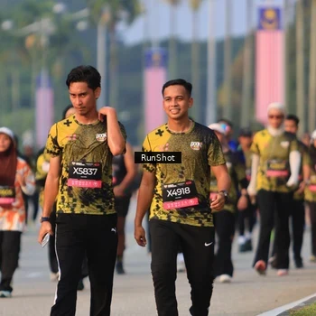 Runner Photo 6993102