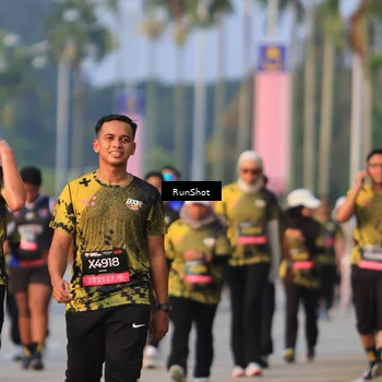 Runner Photo 6993109