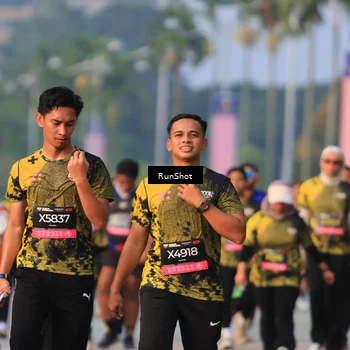 Runner Photo 6993115